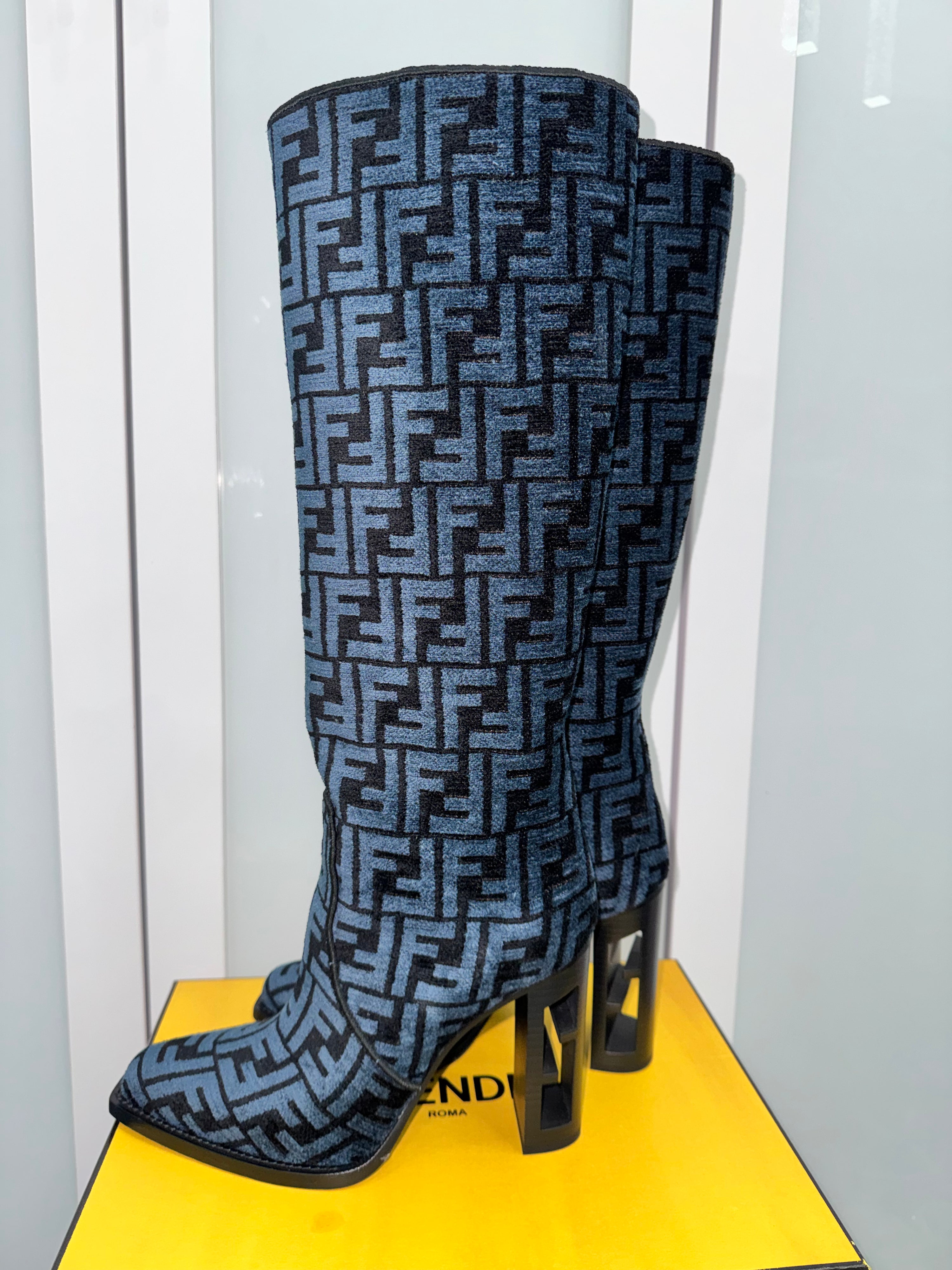 Fendi Zuccu mini bag and boots (38.5)