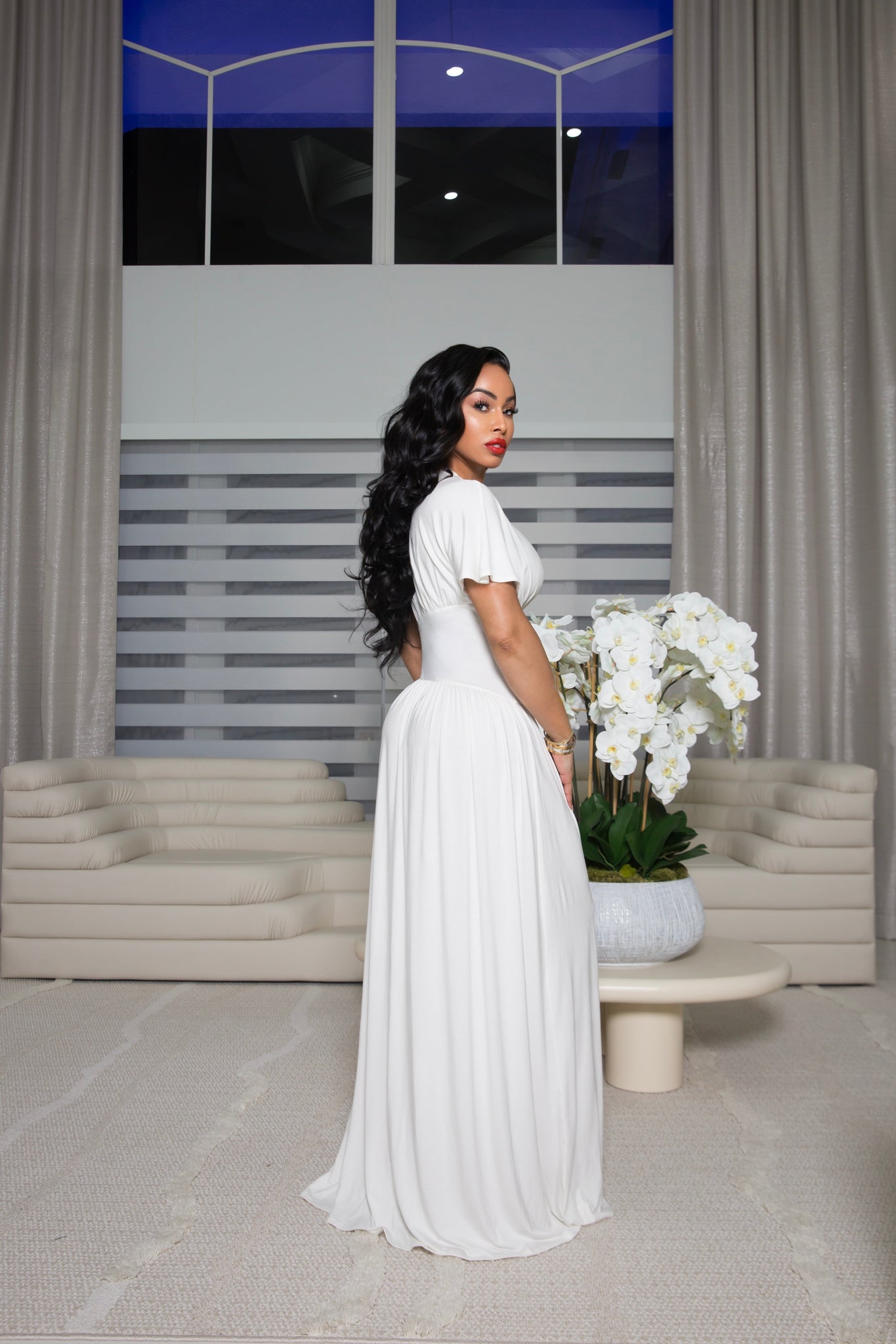 asymmetric white dress Valina | Ruched Maxi With Drape With its boned bodice US 2 / WHITE